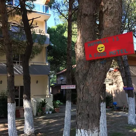Ξενοδοχείο Otrant 3*